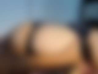 Live cam show with Valery Dravith - Ass Bouncing on Gym Cam Girls