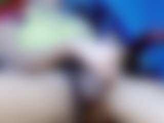 Live-Cam-Show mit Gema-Jones - Average auf Camsoda
