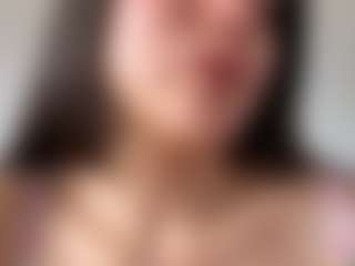 Live cam show with Charlotte - Deepthroat on fapnchat