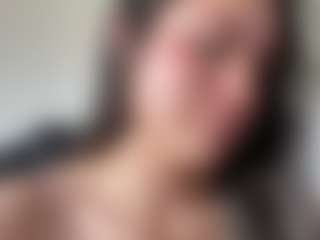 Show live cam dengan Charlotte - Brown Eyes Brown Hair di Camsoda