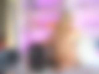 Live cam show with Chiara Lewis - Shaved Pussy on xxxlivecams.org