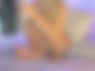 Live cam show with Chiara Lewis - Brown Eyes Brown Hair on CamwithHer