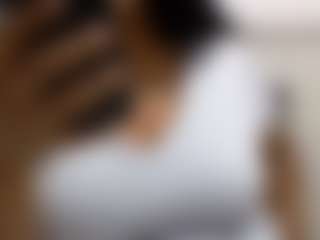 Live cam show with Edible86 - Ebony MILF on Camming Site