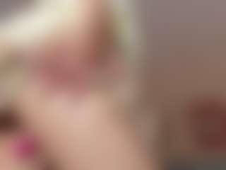 Live cam show with alannarussell - Upskirt on Camsoda