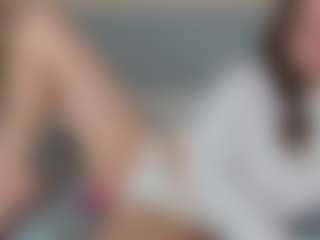 Live cam show with alannarussell - Brown Hair Petite on WildCum