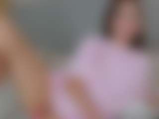 Live cam show with alannarussell - Brown Hair Petite on intimatelivegirls.com