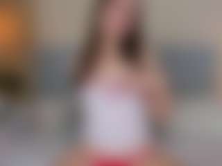 Live cam show with alannarussell - Drinking on StripNow