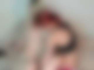 Live cam show with AriellaSxy - Striptease on AdultVida.com