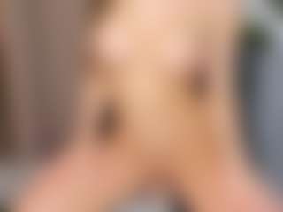Live cam show with Eire-Spencer - Moaning on Stripli.com
