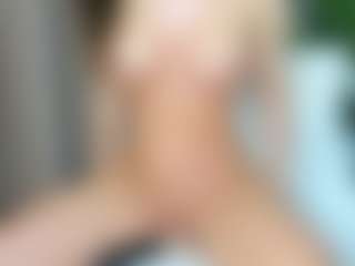Eire-Spencer MILF webcam performer live streaming
