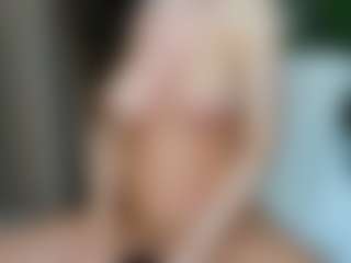 Eire-Spencer MILF webcam performer live streaming