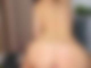 Eire-Spencer MILF webcam performer live streaming