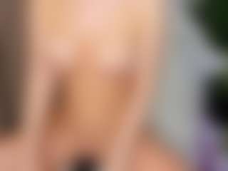 Eire-Spencer MILF webcam performer live streaming