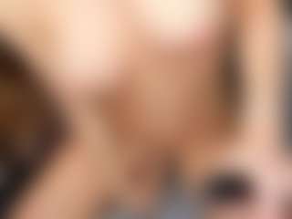Eire-Spencer MILF webcam performer live streaming