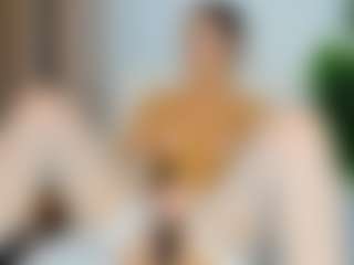Live cam show with Eire-Spencer - Shaved Pussy Brown Hair on Mixed Magazine Live