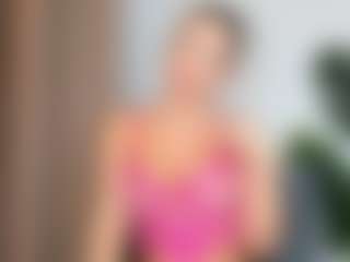 Live cam show with Eire-Spencer - Petite MILF on eurowanks.com
