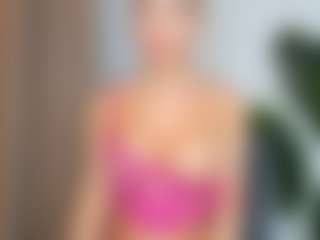 Live cam show with Eire-Spencer - Petite MILF on intimatelivegirls.com