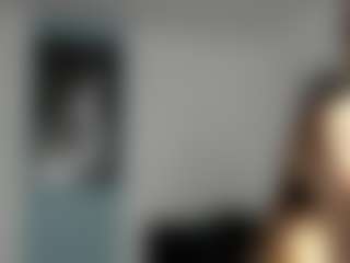 Live cam show with Eire-Spencer - Brown Hair Petite on Camsoda