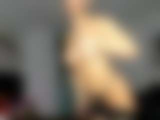Live cam show with Eire-Spencer - Squirt MILF on Camiplay Live