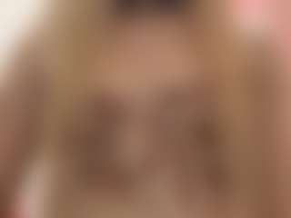 Live cam show with KeiraHarkenreader - Genital Piercings on Instabang