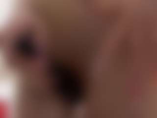 Live cam show with KeiraHarkenreader - Teen (18+) on SxyPornLive