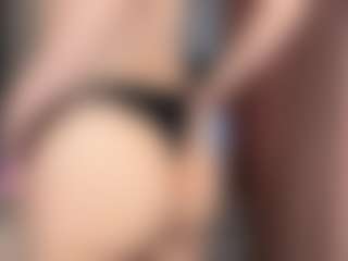 Live cam show with KeiraHarkenreader - Body Massage on SinfulBabes