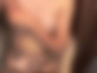 Live cam show with KeiraHarkenreader - Facial Piercings on CamClone