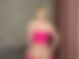 Live cam show with KeiraHarkenreader - Nipple Piercings on Gym Cam Girls