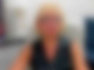 Live cam show with LunaxFantasy - Mature on Camming Site