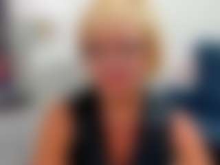 Live cam show with LunaxFantasy - Cougar on Free Soda