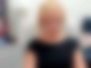 Live cam show with LunaxFantasy - Mature on AdultVida.com