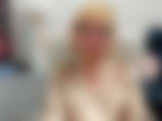 Live cam show with LunaxFantasy - Camel Toe on Soda Cam