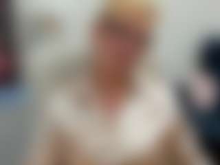 Live cam show with LunaxFantasy - Brown Eyes Mature on Streamer API
