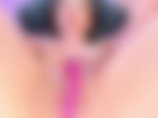 Live cam show with Susan-Blossom - Small Tits on pussylord.com