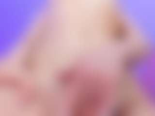 Live cam show with Susan-Blossom - Small Tits on xDating