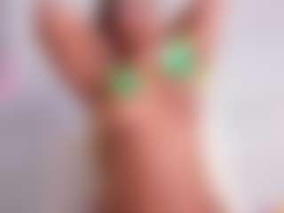 Live cam show with Alena Kenner - Moaning on live18s.com