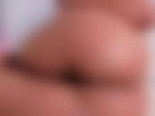 Live cam show with Alena Kenner - Ebony on live18s.com | colombia