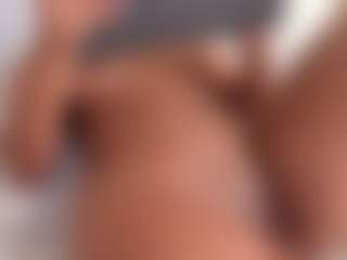 Live cam show with Alena Kenner - Ebony on eurowanks.com