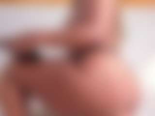 Live cam show with Alena Kenner - Moaning on Latina Girls