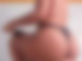 Live cam show with Alena Kenner - Ebony on CamSodaAdn | colombia