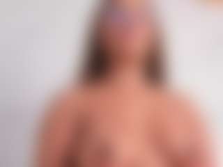 Live cam show with Alena Kenner - Amateur on Milfs Live