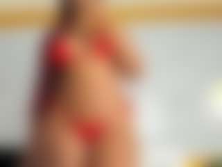 Live cam show with Alena Kenner - Athletic Ebony on friskycurves.com