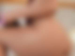 Live cam show with Alena Kenner - Black Amateur on CamClone