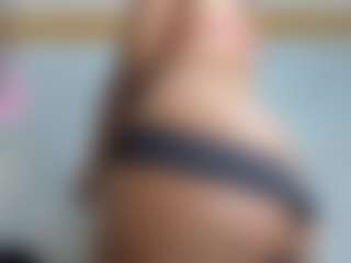 Live cam show with Alena Kenner - Public Black on CamClone