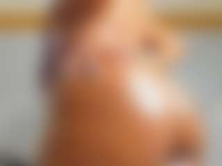 Live cam show with Alena Kenner - Asshole Ebony on Hubzter Live