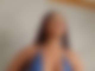 Live cam show with Alena Kenner - Athletic Amateur on Camsoda