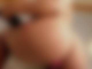 Live cam show with Alena Kenner - Athletic Young Adult on Camsoda
