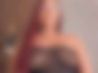 Live cam show with Alena Kenner - Public on Camsoda