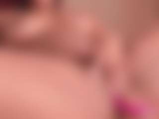 Live cam show with Alena Kenner - Public Curvy on CamClone