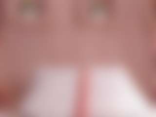 Live cam show with Alena Kenner - Black Lush on live18s.com